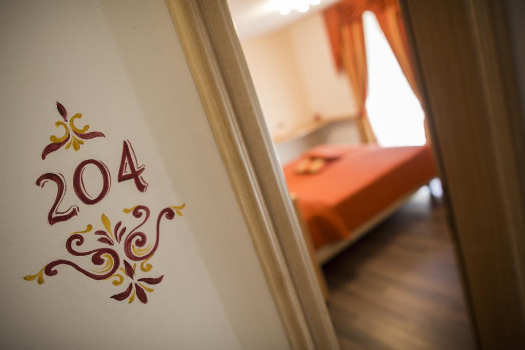Hotel Touring Predazzo Exterior foto